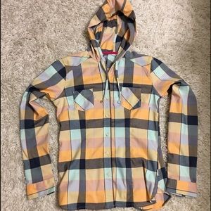 Mountain hardwear button down hoodie